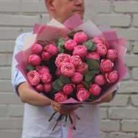 7 кустовых пионовидных роз Сильва пинк с эвкалиптом